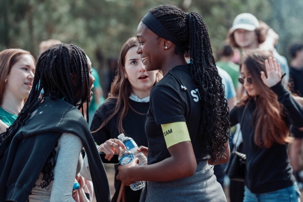 Distribution de bouteilles d'eau aux étudiants pendant le WEI 2025 Distribution de bouteilles d'eau aux étudiants pendant le WEI 2025
