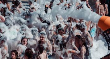 Integration Weekend 2024: foam party